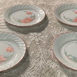 Set of 4 Corelle Peony Pattern Salad Plates 7.25”