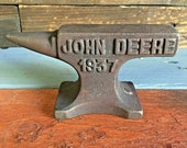 John Deere 1937 Cast Iron Anvil With Antique Finish and Raised Letters Paperweight