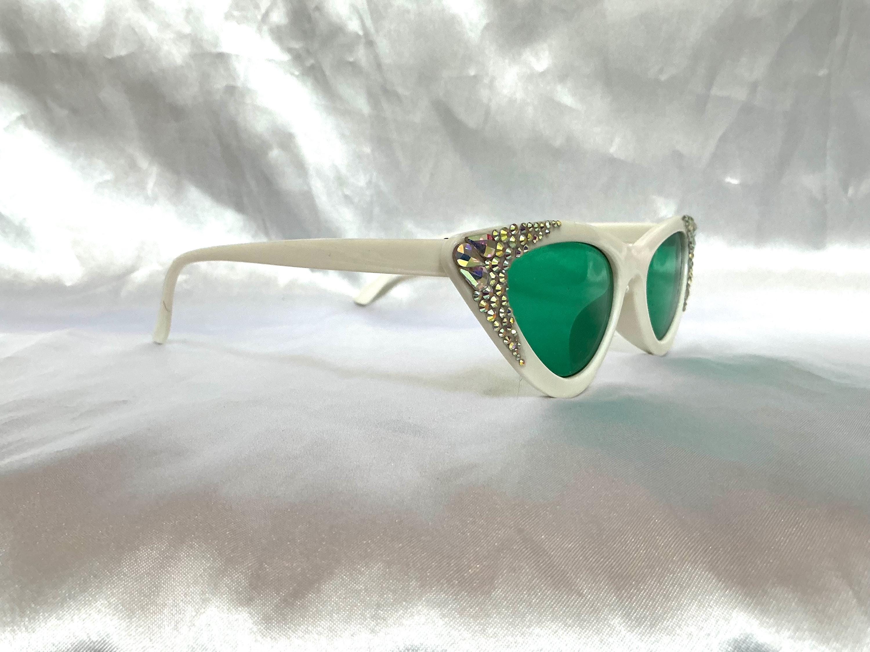 Vintage Cat Eye Sunglasses: Swarovski Crystal Embellished  display picture 1