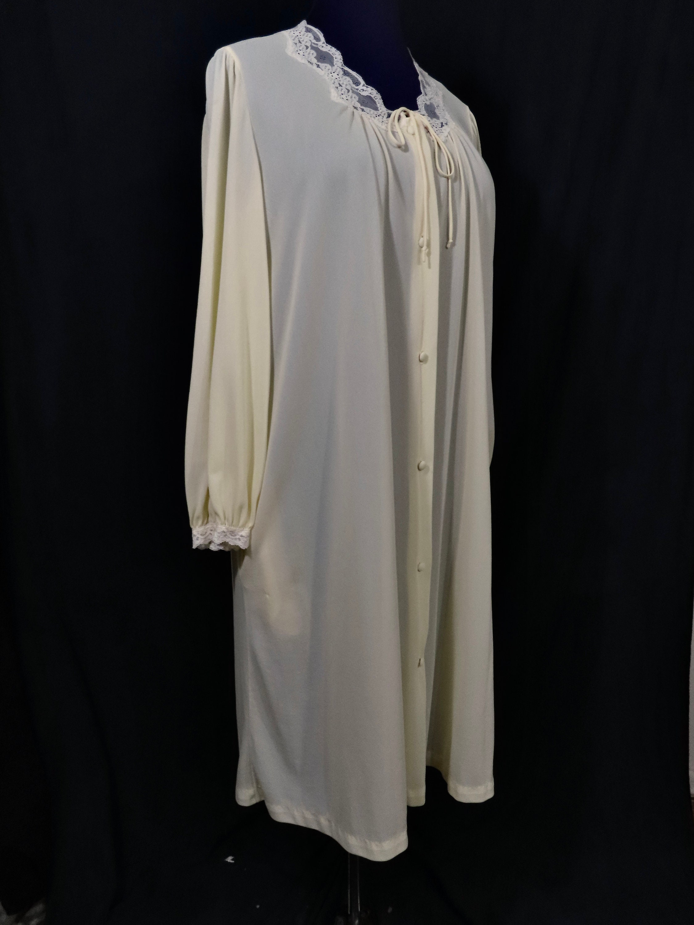 Cream Robe Vintage by Miss Elaine Mid 60s-mid 70s Lace - Etsy