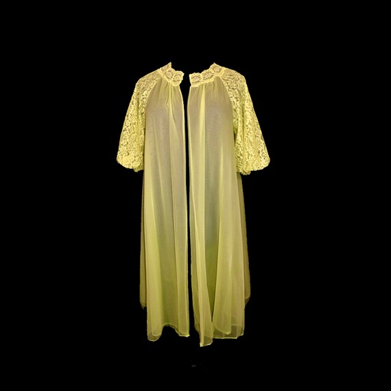 1950s Yellow Robe Vintage Nightwear Loungewear Pe… - image 2