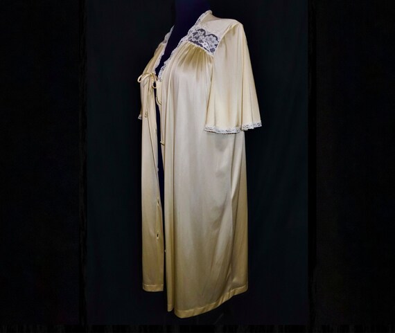 Vintage Cream Robe with Lace Nightwear 1980s Loun… - image 2
