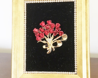 Brooch Jewelry Framed Art Gold Frame ROSES Black Velvet Red Metal Rose Dozen Bouquet