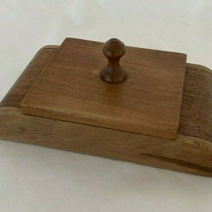 Vintage Art Deco hand made nut wood Dresser / Cigarette /Trinket Box with lid & knob handle