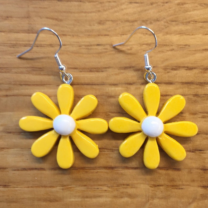 Pretty yellow flower earrings
