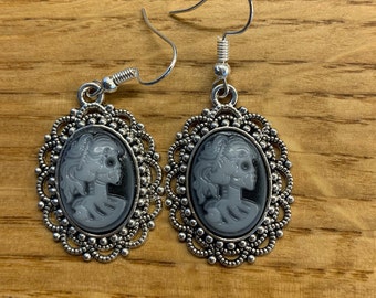 Creepy portrait earrings