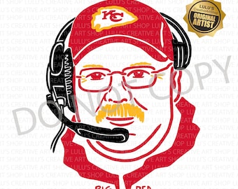 Może przedstawiać: Cyfrowa ilustracja mężczyzny w czerwonym kapeluszu Kansas City Chiefs i słuchawkach. Mężczyzna ma wąsy i nosi okulary. Tekst "BIG RED" jest napisany pod obrazem.