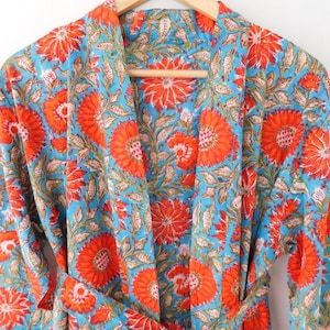 Kimono de algodón con estampado de bloques: una prenda playera estilo bohemio