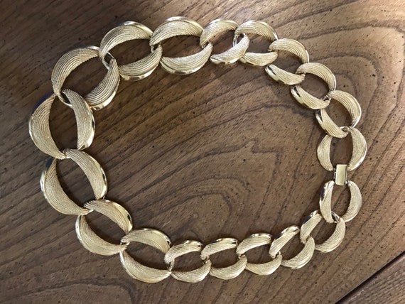 Napier, Textured & Plain Oval Links Necklace, Sig… - image 4