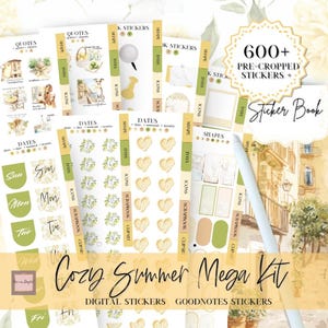 Op de afbeelding: Een verzameling digitale stickers en een stickerboek met de tekst "Cozy Summer Mega Kit". De stickers bevatten citaten, datums, vormen en iconen. Het kleurenpalet is zacht, met groen, geel en beige.