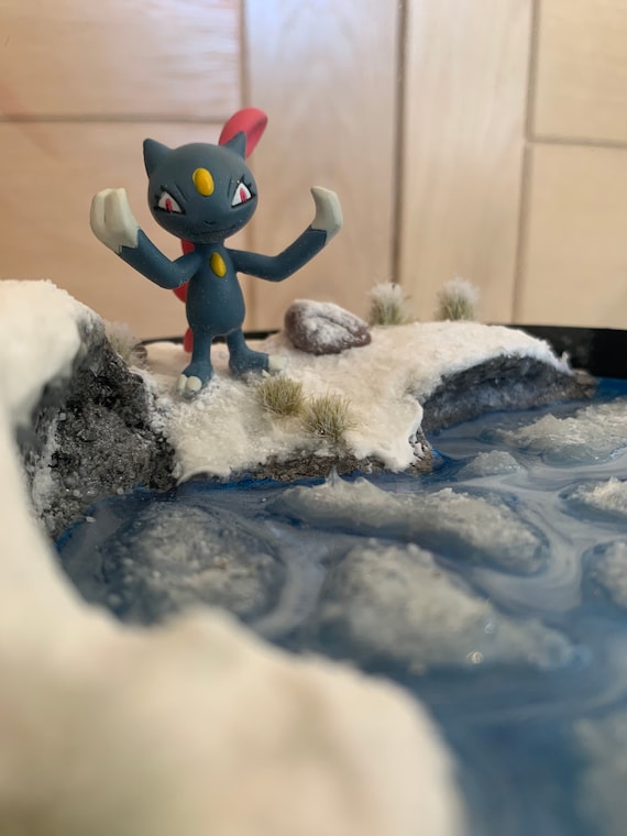 Sneasel Pokeball Terrarium - Etsy