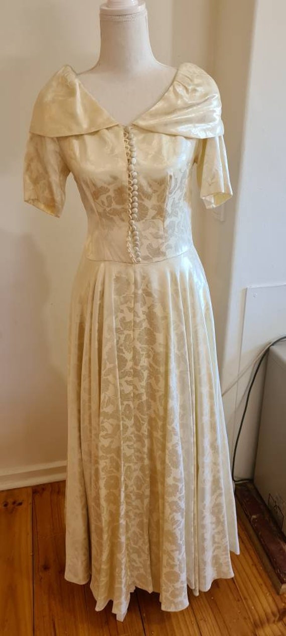 Beautiful vintage wedding dress wedding gown from