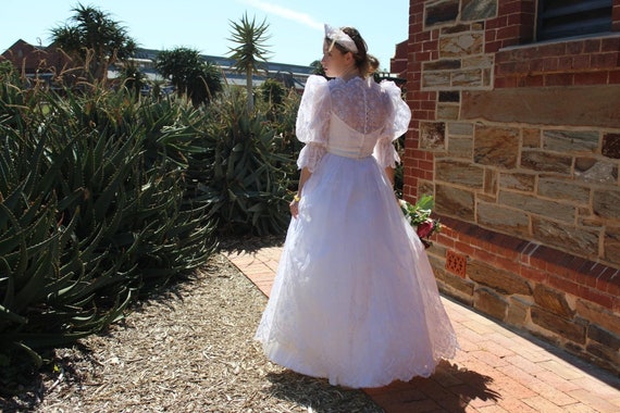 Lace vintage 1980’s wedding dress ‘Betsy’