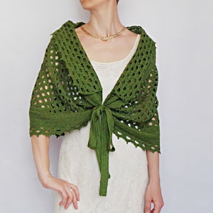Green capelet Crochet bridal shawl shrug Wedding capes for brides Victorian capelet
