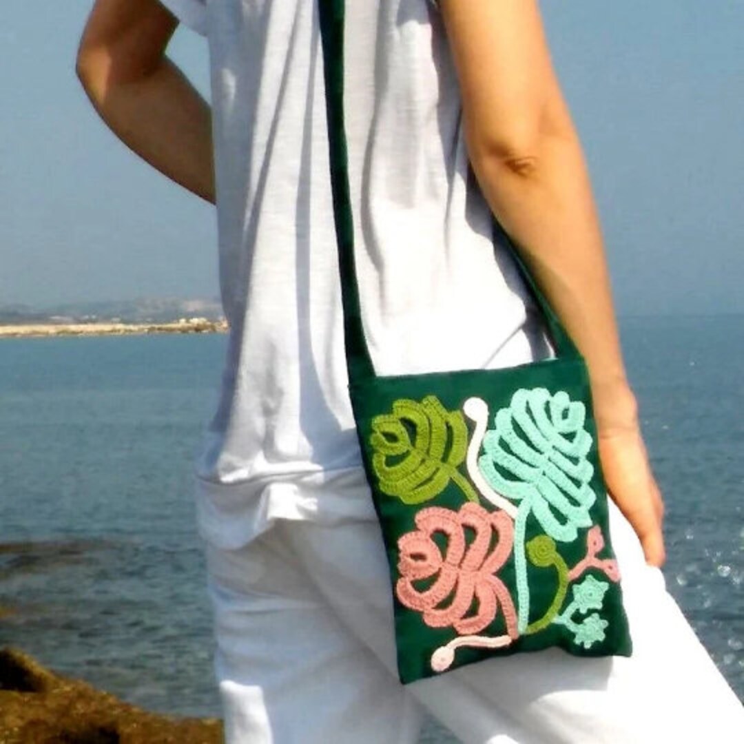 Culture in Nature Green Leaf Convertible Hand or Shoulder Bag