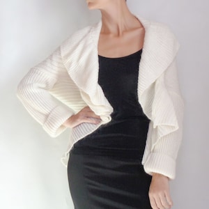 Cardigan bianco sporco in mogano volant fondo Cardigan anteriore aperto Maglia sciolta avorio maglione in mohair morbido Cozy Cream Oversize