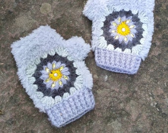 Handmade crochet fingerless granny square mittens in gray, yellow and white, daisy mittens