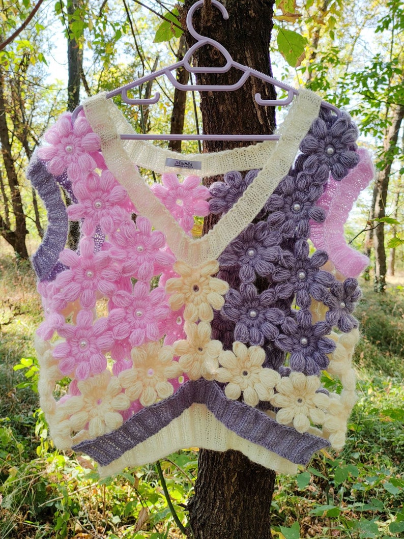 Crochet knit Vneck flower vest, crochet sweater image 10