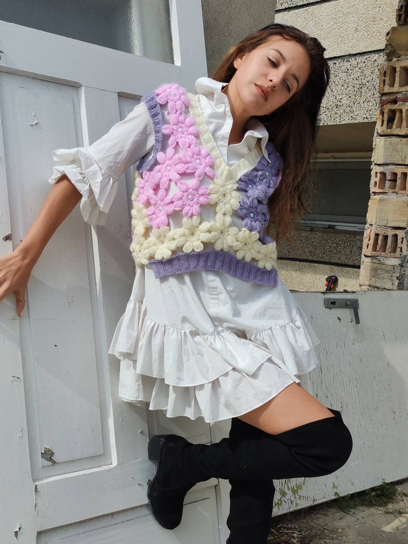 Crochet knit Vneck flower vest, crochet sweater image 7