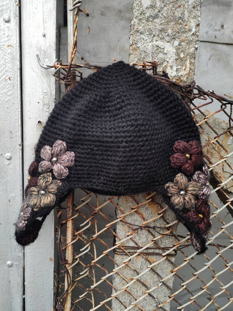 Designer ear warmer hat in black image 4