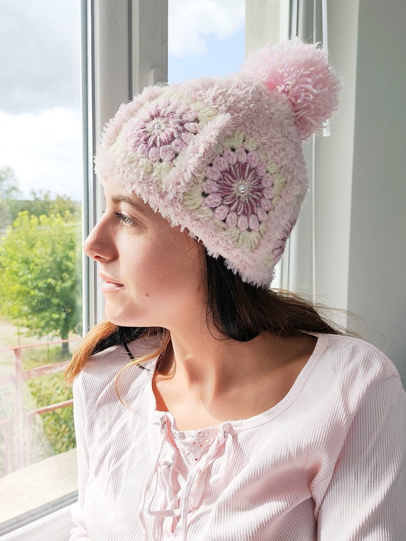 Designer Granny's square beanie hat in baby pink and white image 1