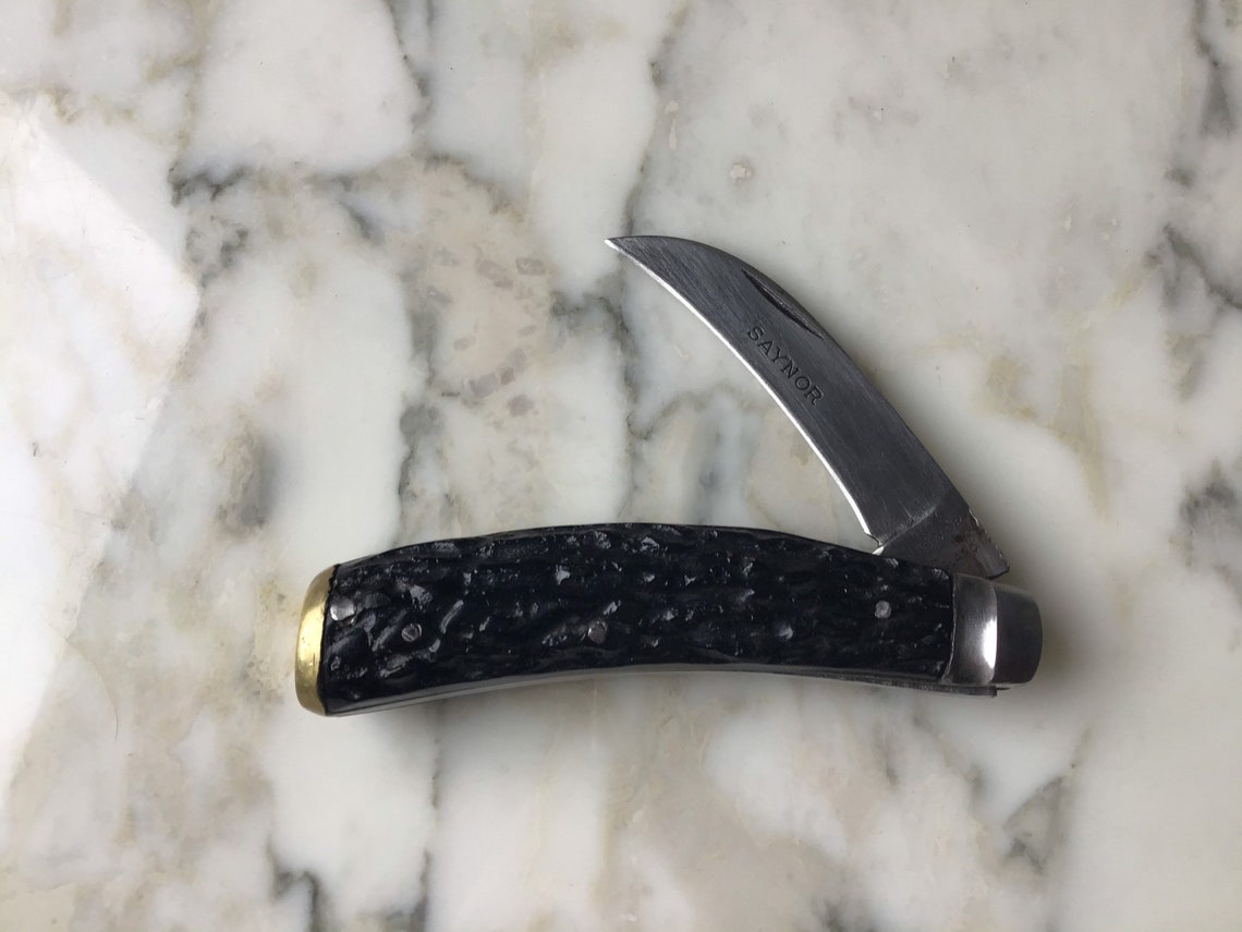 A classic W.Saynor vintage flat end pruner pocket knife. Etsy