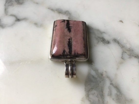 A stylish mid century rhodonite and silver modern… - image 4