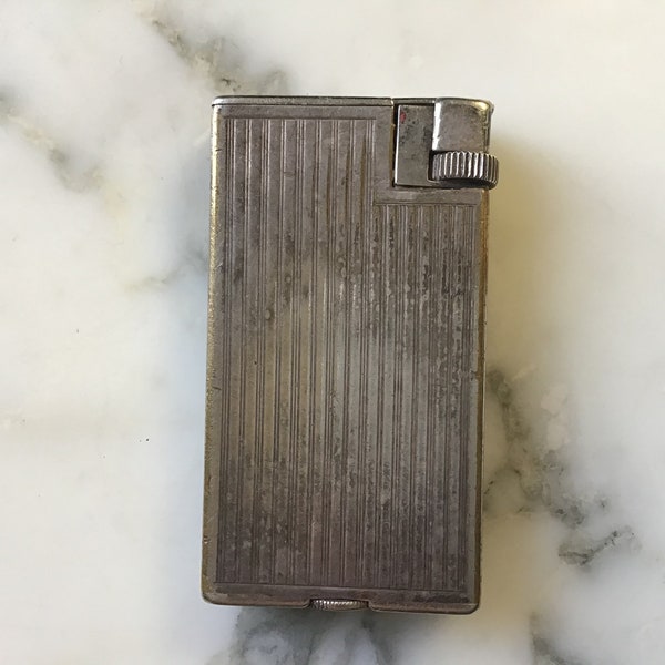 Scarce vintage Dunhill ‘Handy’ pocket lighter.