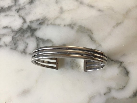 A good quality vintage sterling silver three bar … - image 2