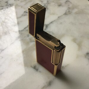 Nice vintage S T DuPont Ligne 2 pocket lighter.