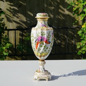 Antique 18TH C. Chelsea Porcelain Hand Painted Exotic Bird Vase/Urn