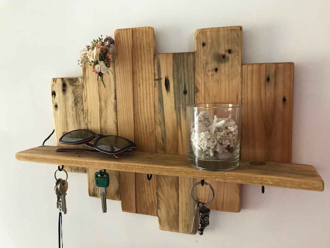 VOSAREA Boîte à Clés Murale Décorative Bois Avec Crochet Pour Vêtements Et Étagère De Rangement Pour Maison