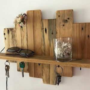 Recycled pallet wood wall key holder