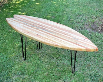 Table basse planche de surf en palette recyclée - pièce unique