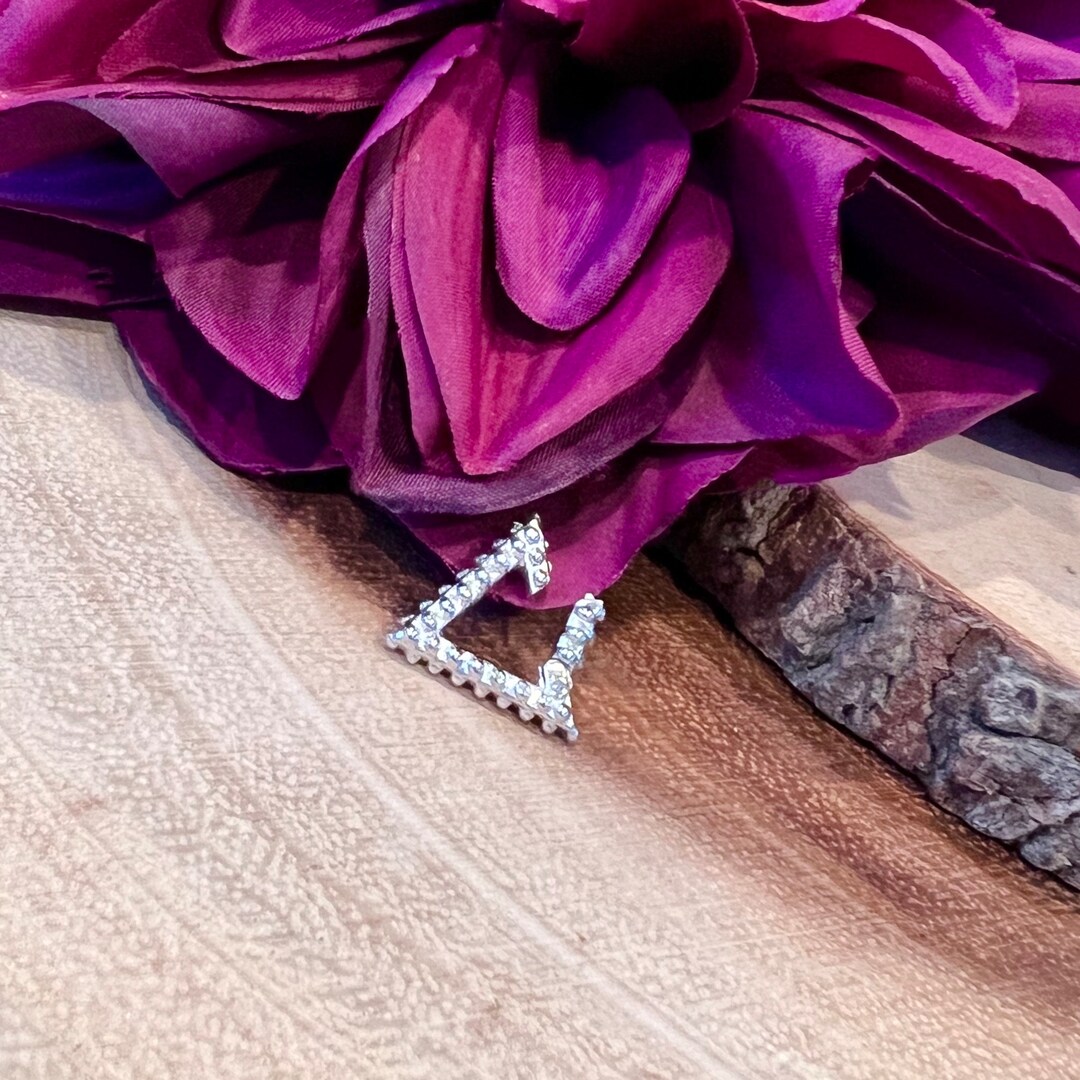 925 Sterling Silver Triangle Connector / Studded Snap Lock Pendant