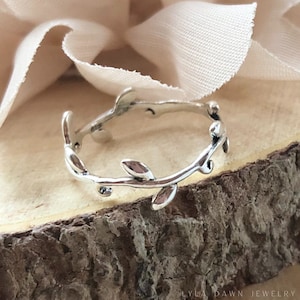 925 Sterling Silver Vine Ring / Oxidized Silver Leaf Band / Swirl Band / Floral Band / Silver Vine Ring / Fancy Band / Boho ring