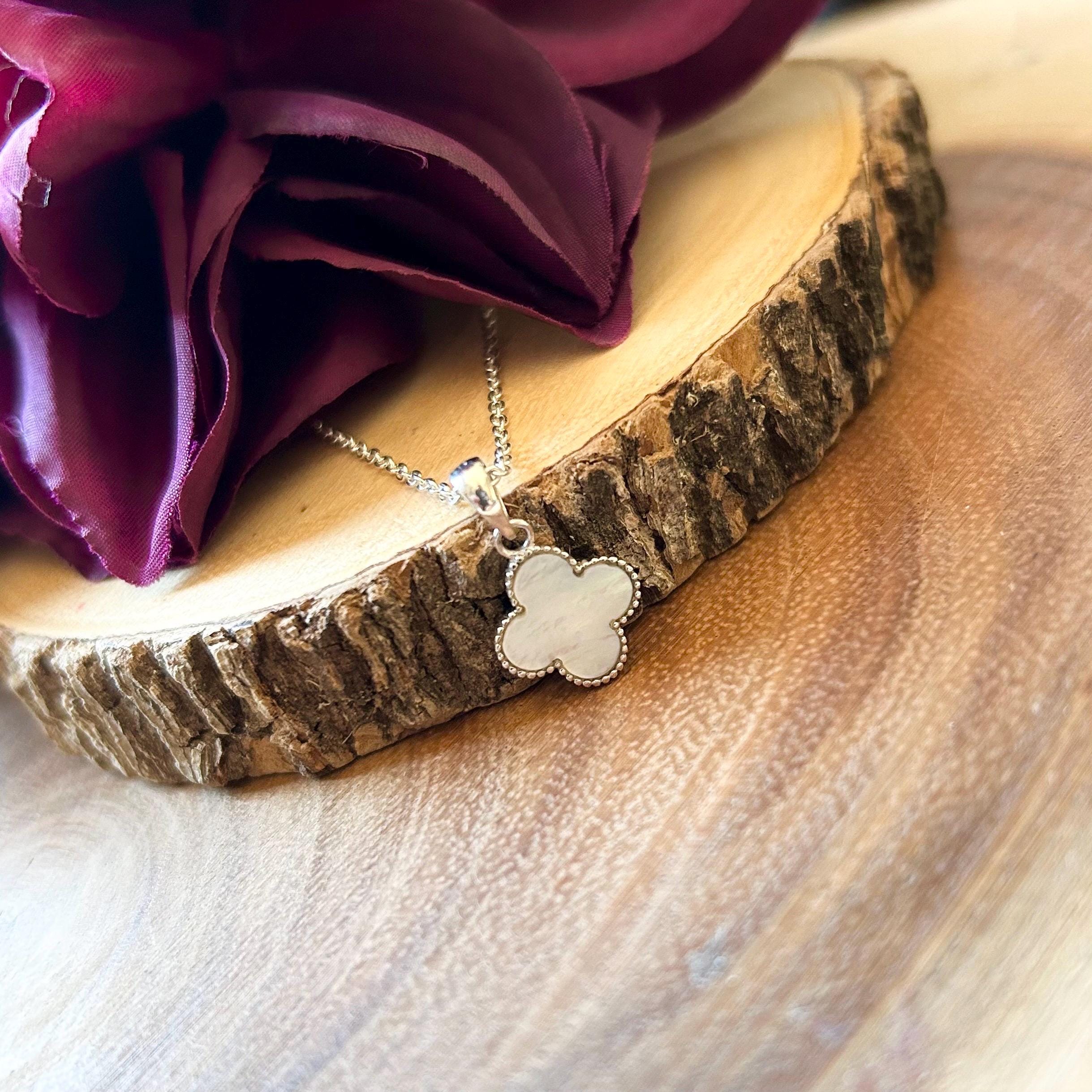 Clover necklace - Etsy 日本 Clover necklace - Etsy 日本