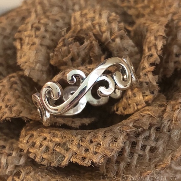 Fancy Scroll Work Ring / 925 Sterling Silver Oxidized Band / Openwork Swirl Band / Fancy Scroll Ring / Silver Vine Ring / Eternity Band