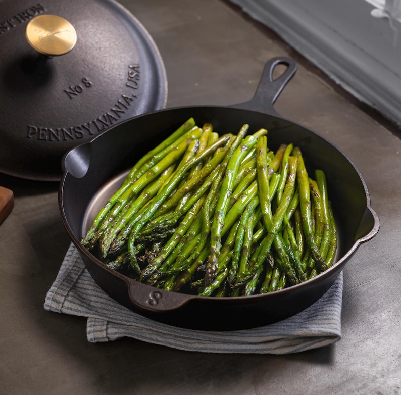 No. 8 Cast Iron Skillet - Thumbnail 2