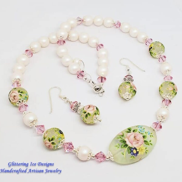 Ensemble de collier floral, collier de perles roses et blanches et boucles d'oreilles, collier Tensha, collier de perles de verre, collier de bal de promo, ensemble de colliers de mariage