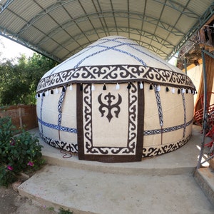 SMALL'12 Kyrgyz yurt, 4 lattice wall components, diameter 4 m, floor space 12,5 m2 image 1