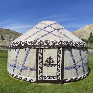 SMALL'19 Kyrgyz yurt, 4 lattice wall components, diameter 5 m, floor space 19 m2 image 1