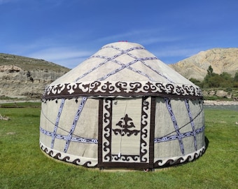 SMALL'19 Kirgizische yurt, 4 roosterwanddelen, diameter 5 m, vloeroppervlak 19 m2