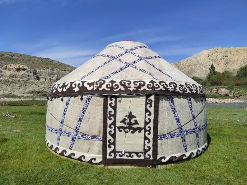SMALL'19 Kyrgyz yurt, 4 lattice wall components, diameter 5 m, floor space 19 m2 image 1