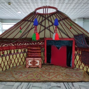 SMALL'19 Kyrgyz yurt, 4 lattice wall components, diameter 5 m, floor space 19 m2 image 2