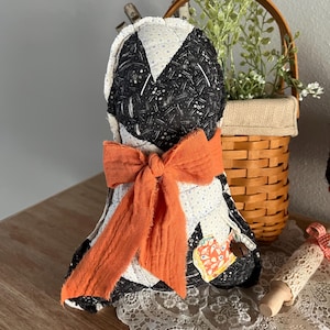Antique Quilt Ghost/Ghost/Halloween Decor/Halloween/Ghostie/Ghost Pillow/ Black and White Ghost