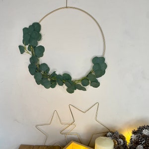 Minimalistic Round Christmas Wall Hung Decoration Gold Wreath image 3
