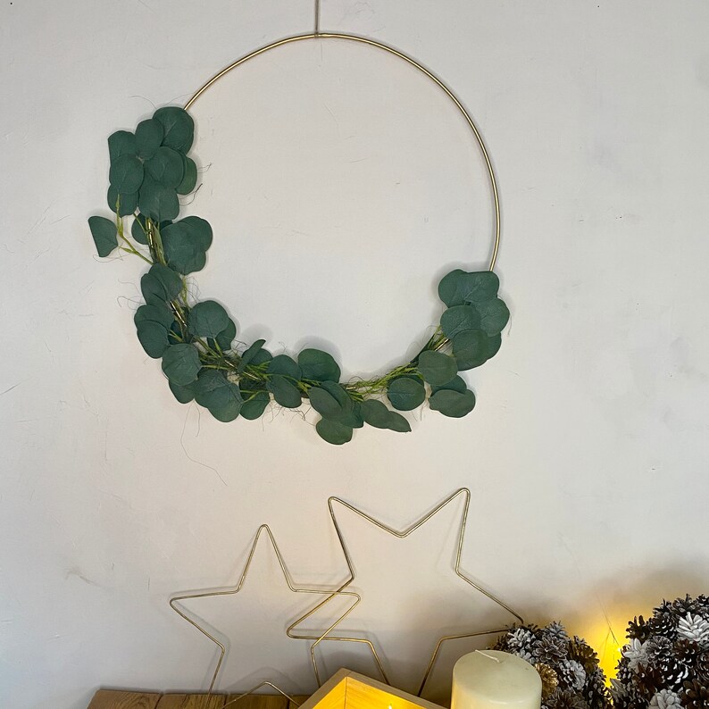 Minimalistic Round Christmas Wall Hung Decoration Gold Wreath image 3