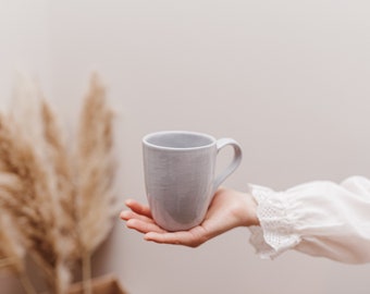 Grande tasse à café grise en céramique faite à la main, tasse à thé - cadeau authentique