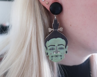 Shrunken head wood earrings, tsantsa earrings, zombie earrings, spooky earrings, Halloween earrings, Halloween party earrings